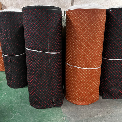 Personalizar el patrón de bordado de cuero de PVC acolchado para el piso del coche