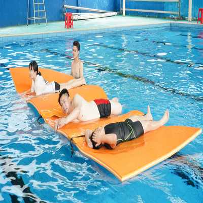 12*6 Pad de agua flotante entrelazado OEM ODM XPE de espuma flotadores de lago para equipos de deportes acuáticos