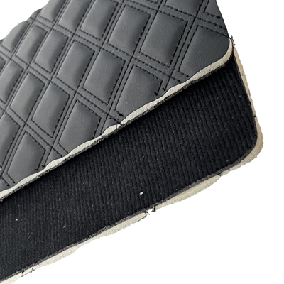 Revestimiento de cuero sintético en PVC con bordado de espuma de Xpe para esteras de piso de automóviles